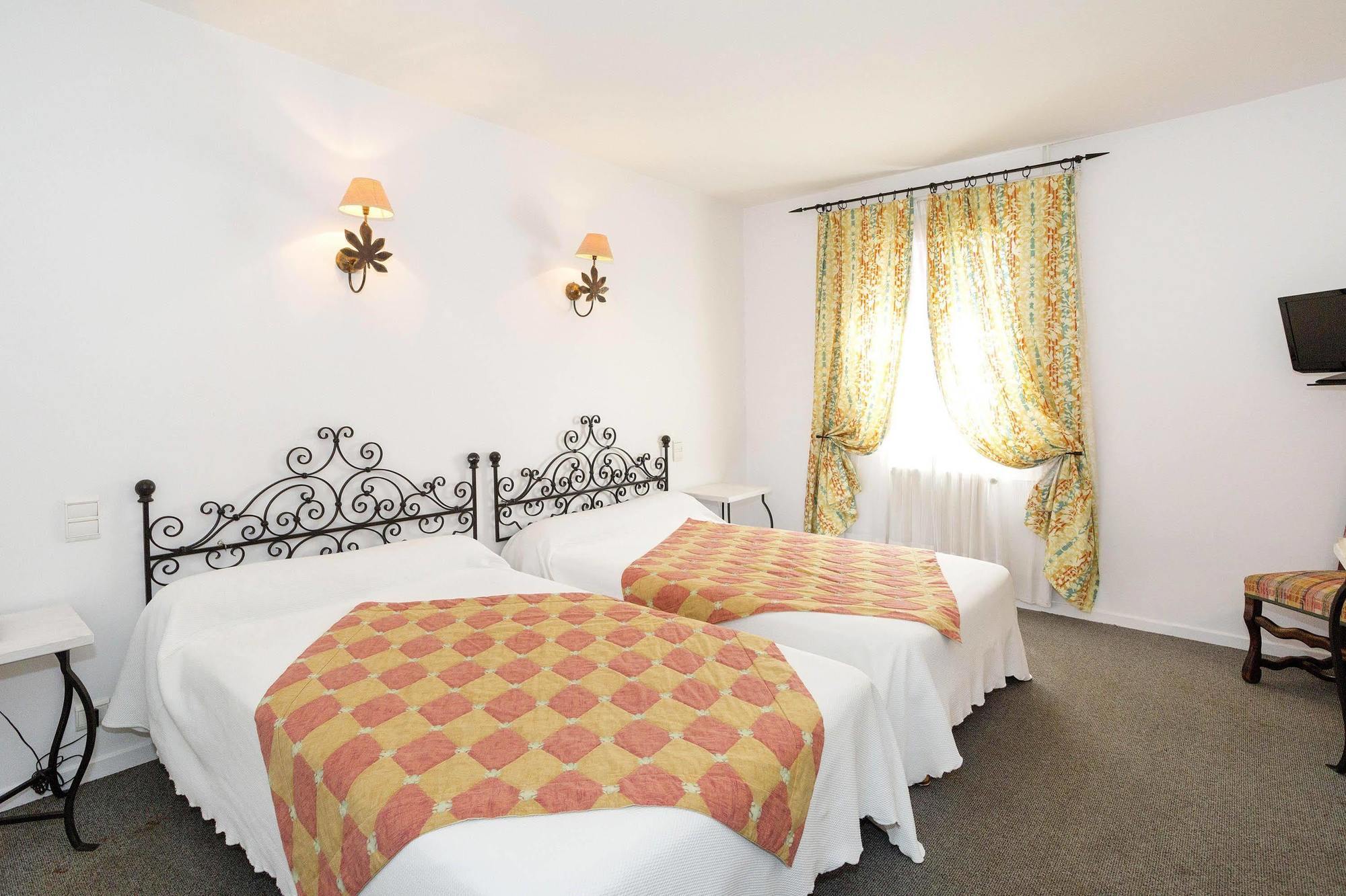 Logis Hotels - Hotel Restaurant Du Midi Revel  Ngoại thất bức ảnh